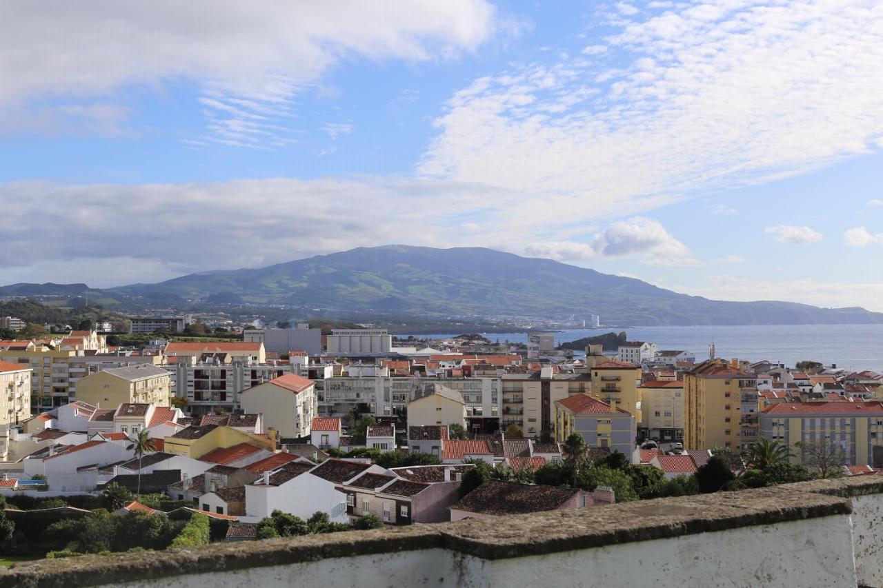 City Center, 200 Meters To Marina, Walk To Everything, Private Yard And Garden Πόντα Ντελγκάντα Εξωτερικό φωτογραφία